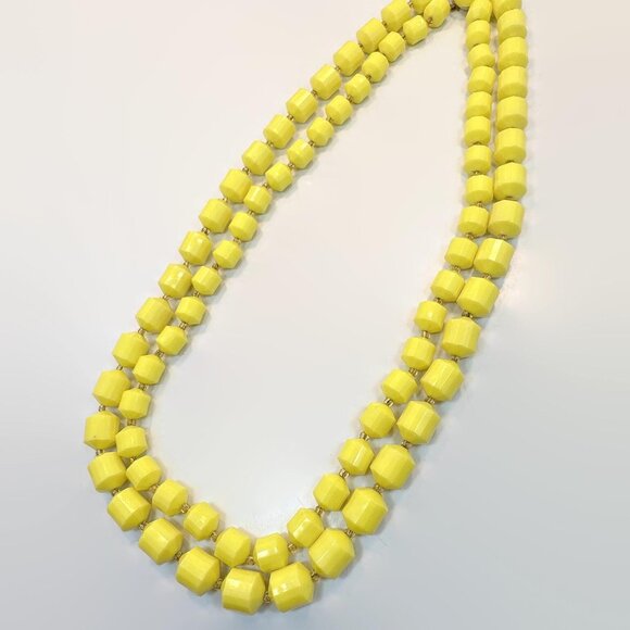 Vintage Hong Kong Necklace: Yellow Plastic Double Strand Retro 60s - Picture 4 of 4